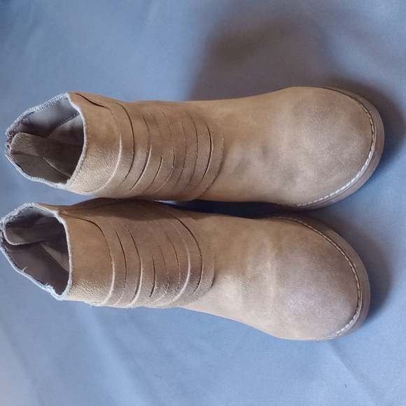 Seychelles Chelsea Boots Women's Size 8 Taupe Suede Leather Stacked Heel Ankle - Picture 2 of 6